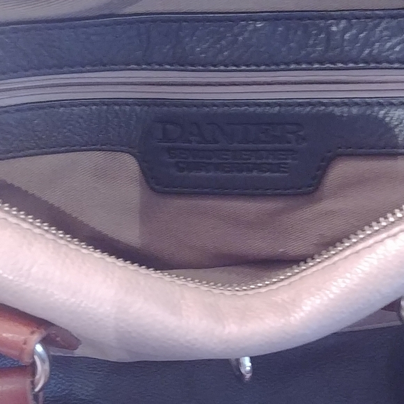 Danier leather purse - Picture 2 of 3